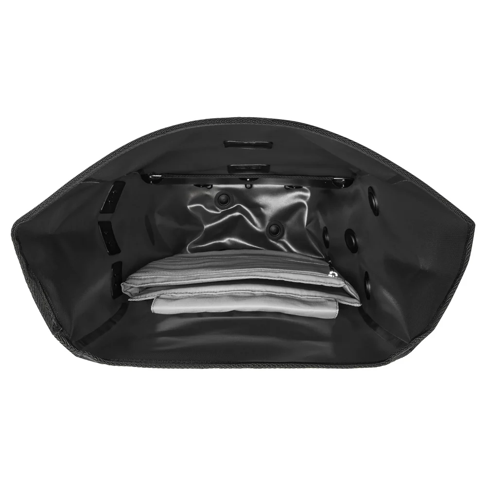 Vario als Gepäckträgertasche am Fahrrad montiert